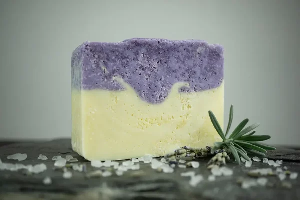 Lavendel-Salz-Seife aus der Seifenmanufaktur von Sima’s
